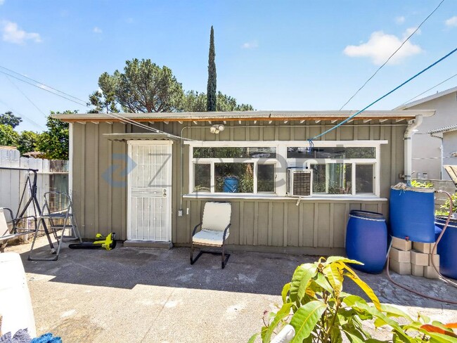 Building Photo - 2755 Sanborn Ave