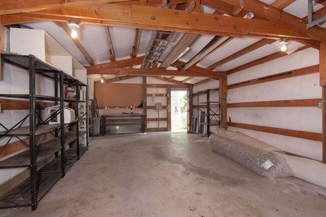 Building Photo - Freshly Updated 2 Bed 1 Bath Spokane Valle...