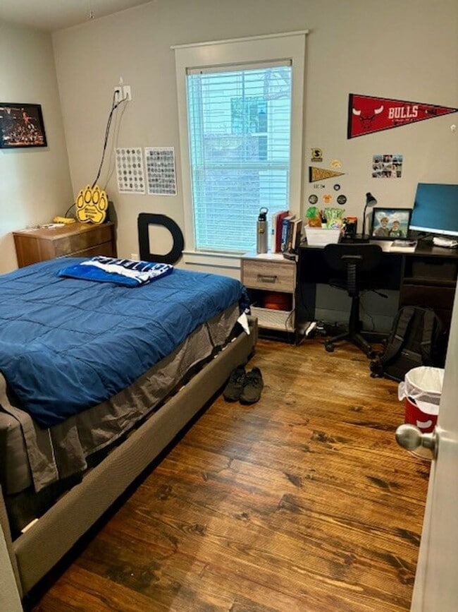 Building Photo - 2 bedroom HOUSE on the edge of Baylor's campus!