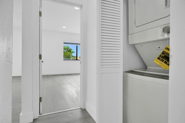 Building Photo - 212 Beacom Blvd