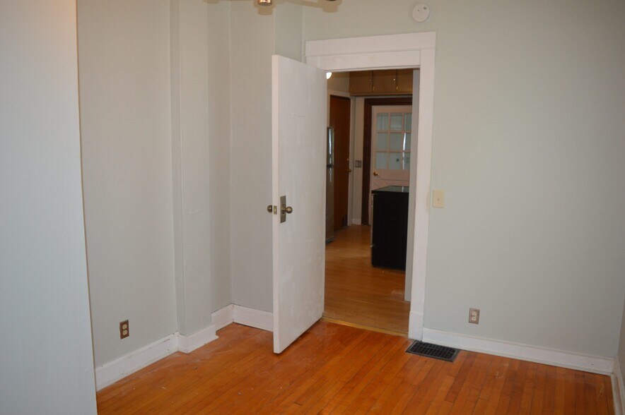 Building Photo - 142 S Marquette St