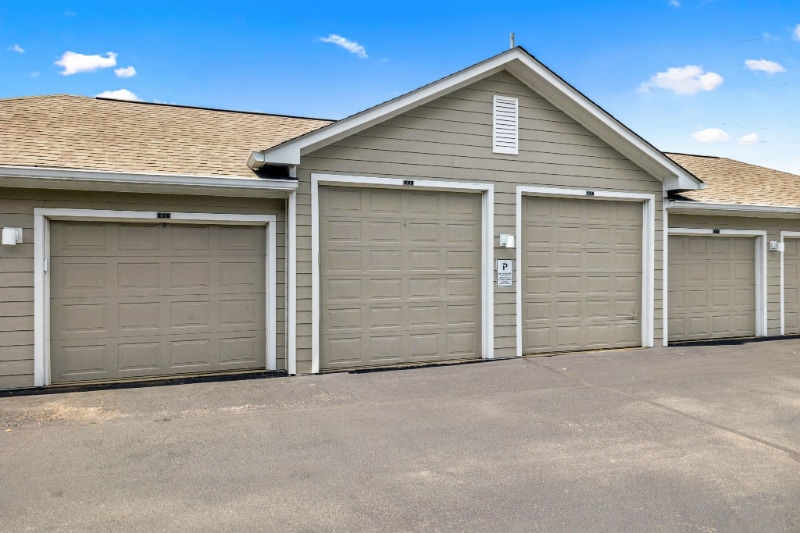 Building Photo - 2025 Woodmont Blvd