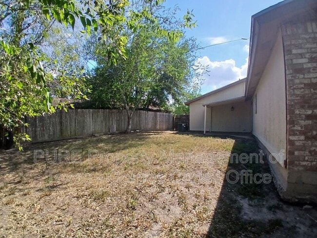 Building Photo - 4029 Brownwood Cir