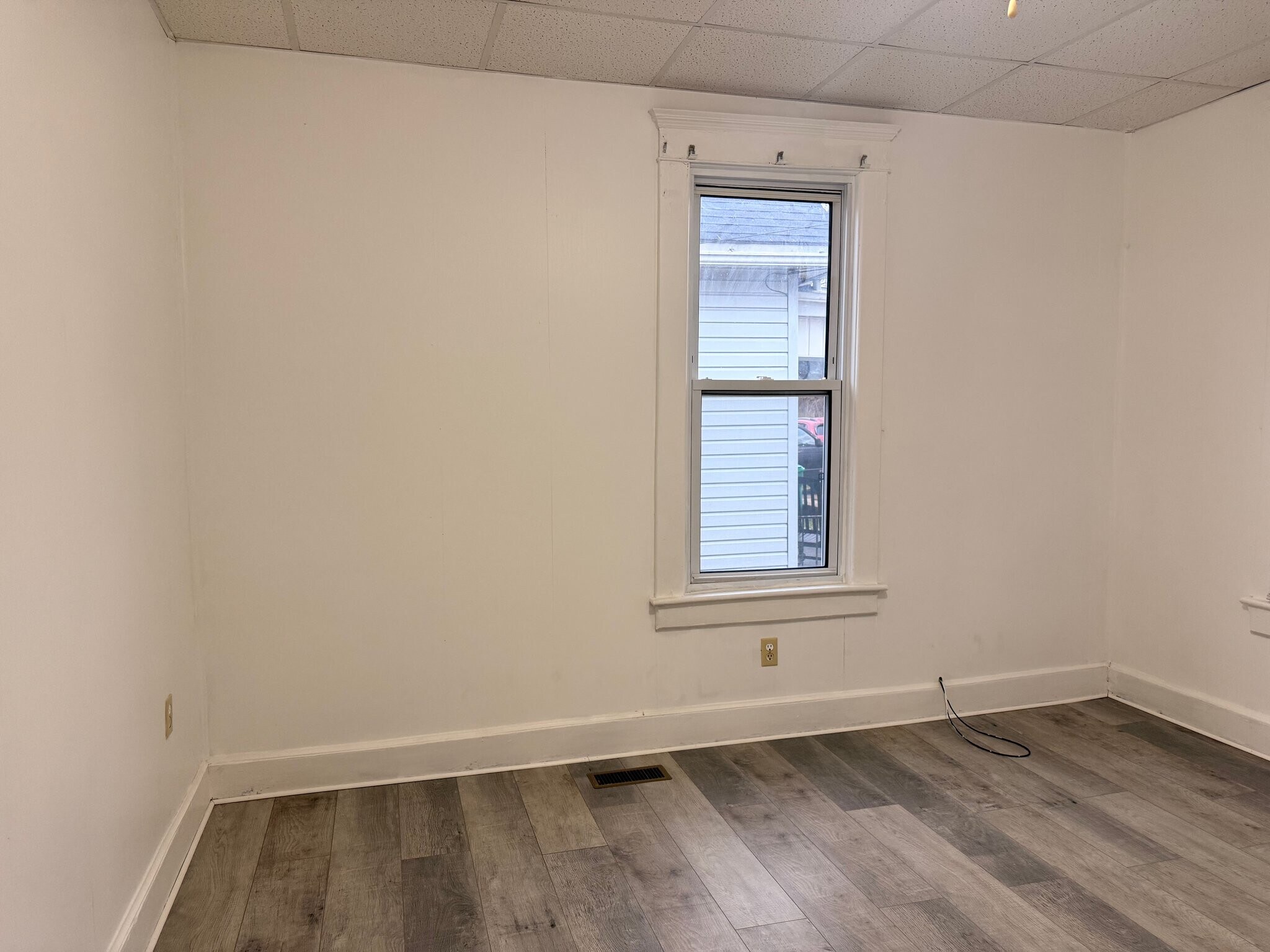 Building Photo - 116 W Woodland Ave