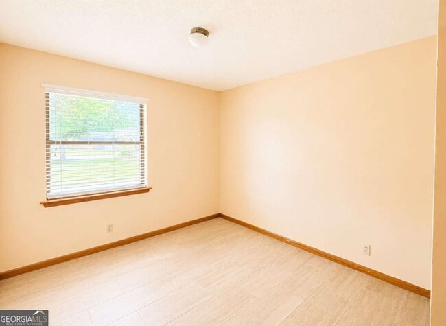 Building Photo - 603 Plantation Village Dr