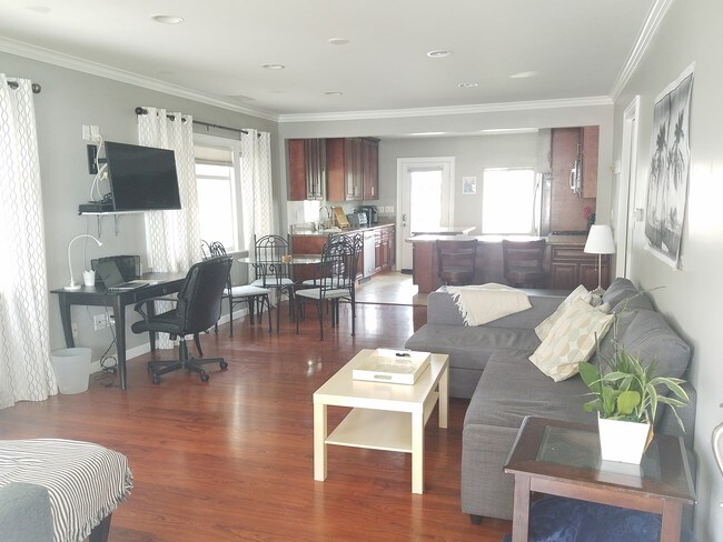 Building Photo - 220 Avenue A