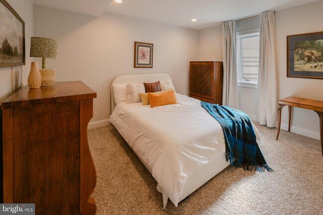 Building Photo - 13230 Falls Rd