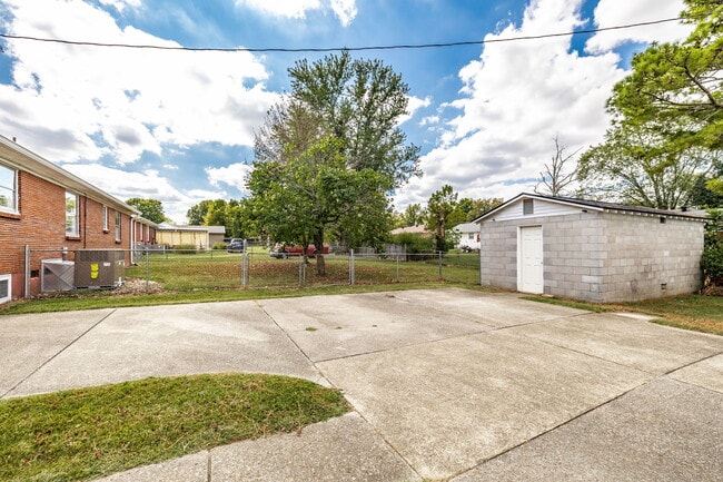 Building Photo - 336 Allen Dr