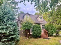 Building Photo - 615 Leon Rd