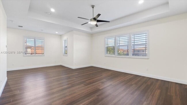 Building Photo - 8610 Lakeside Bnd