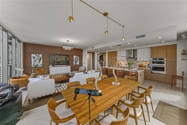 Building Photo - 275 1st Ave S