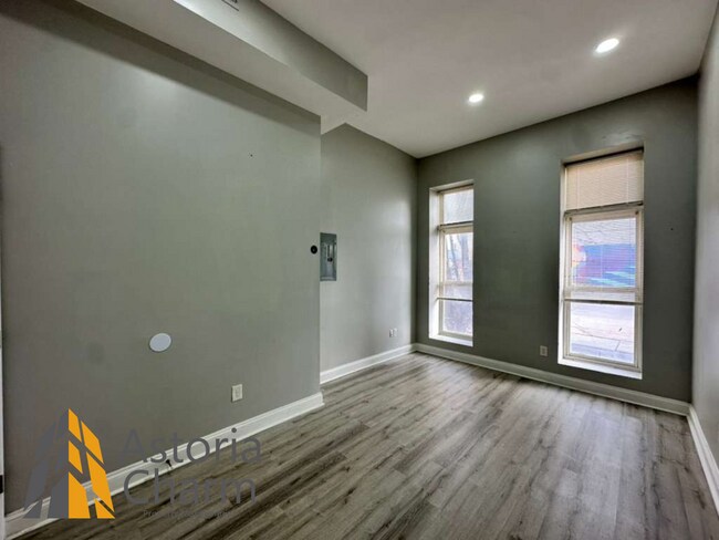 Building Photo - 1918 N Charles St