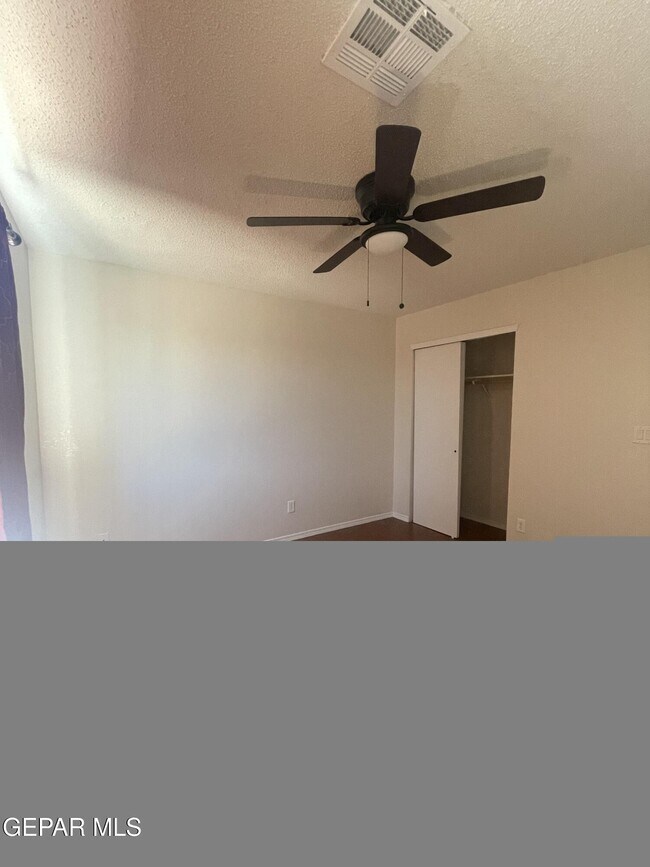 Building Photo - 1832 Shreya St