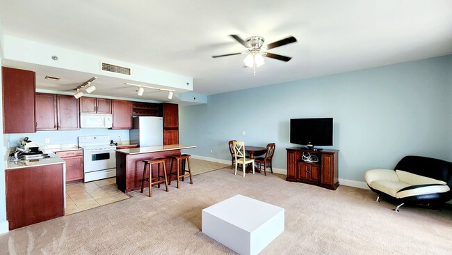 Building Photo - Condo in Laketown Wharf for Rent!