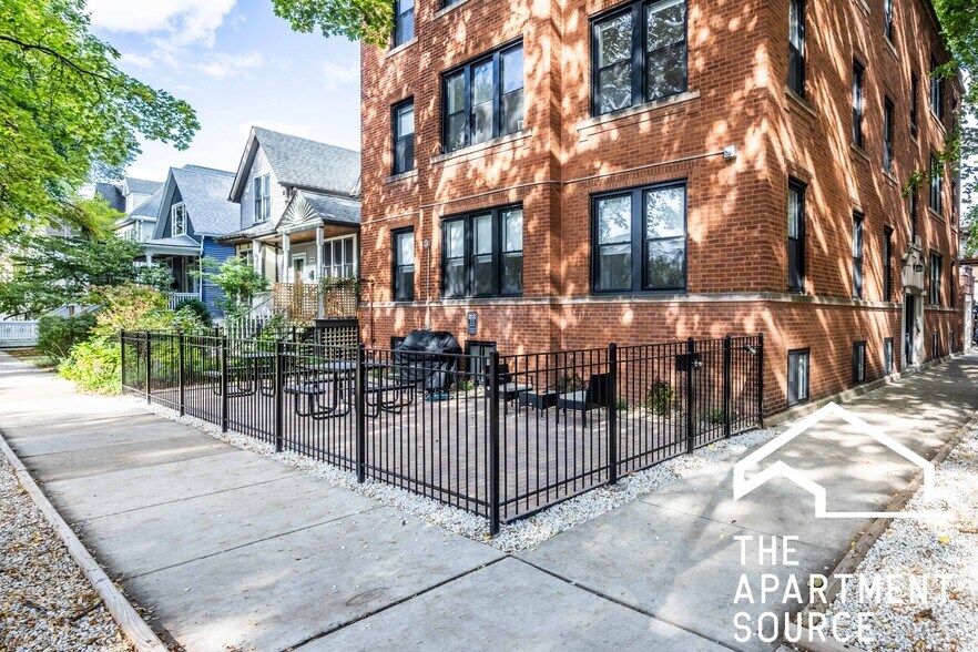 Building Photo - 4638 N Hamilton Ave