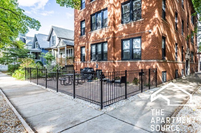 Building Photo - 4636 N Hamilton Ave