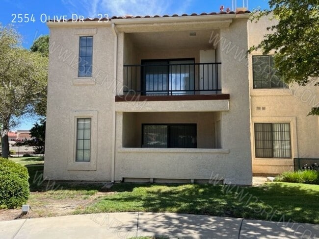 Building Photo - 2554 Olive Dr