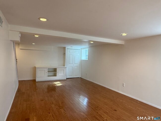 Building Photo - 46 Prudence Dr