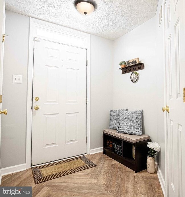 Building Photo - 9736 Morningview Cir