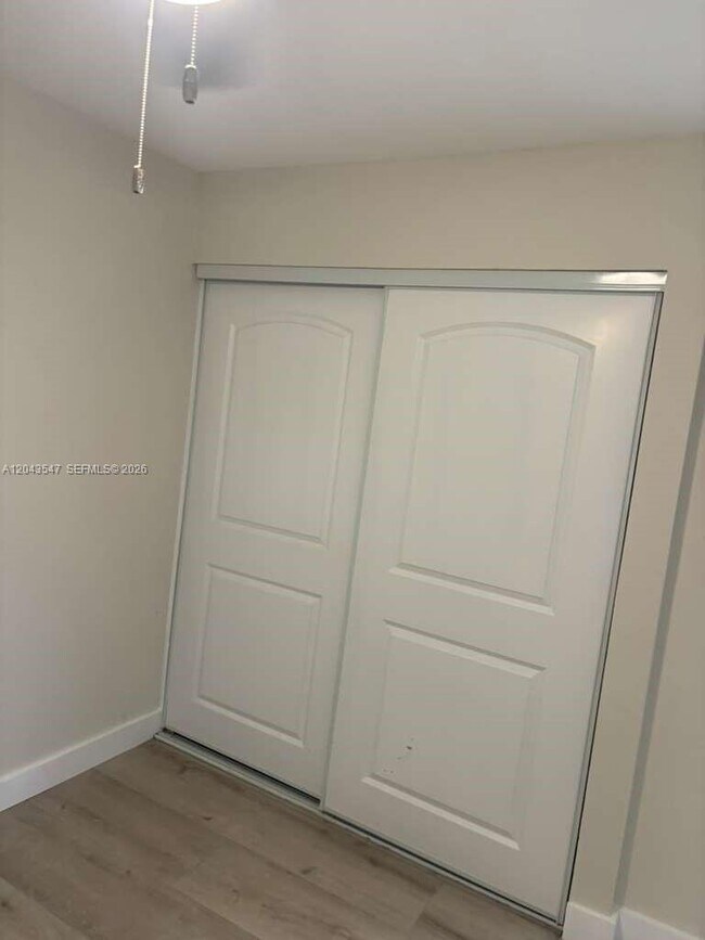 Building Photo - 418 Las Palmas Cir