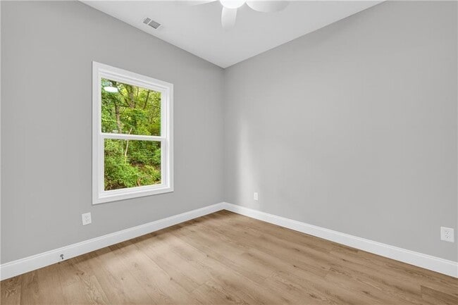 Building Photo - 155 Carey St