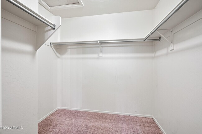 Building Photo - 1559 S Longspur Ln