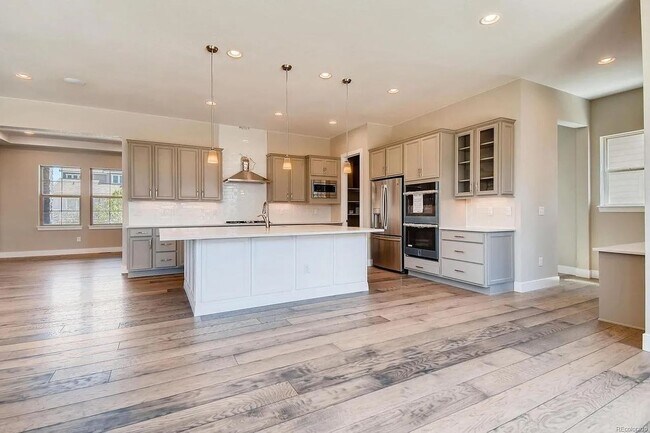 Building Photo - High End 4 Bed 5 Bath House in the Anthem ...