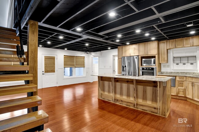 Building Photo - 18870 Highland Dr