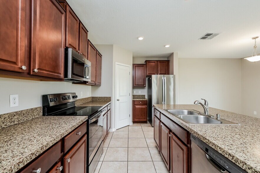 Building Photo - 6507 Trent Creek Dr