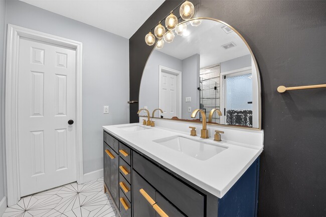 Building Photo - 17002 Analisa Cir