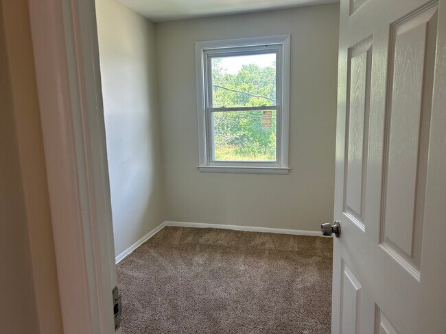 Building Photo - 4820 Midline Rd