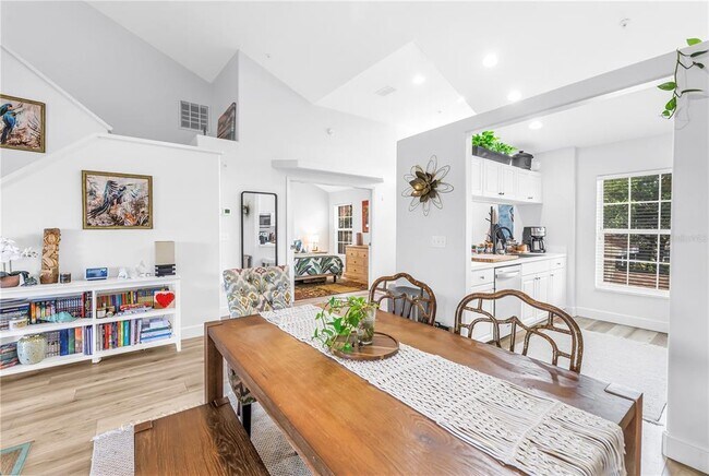 Building Photo - 8350 Wingate Dr