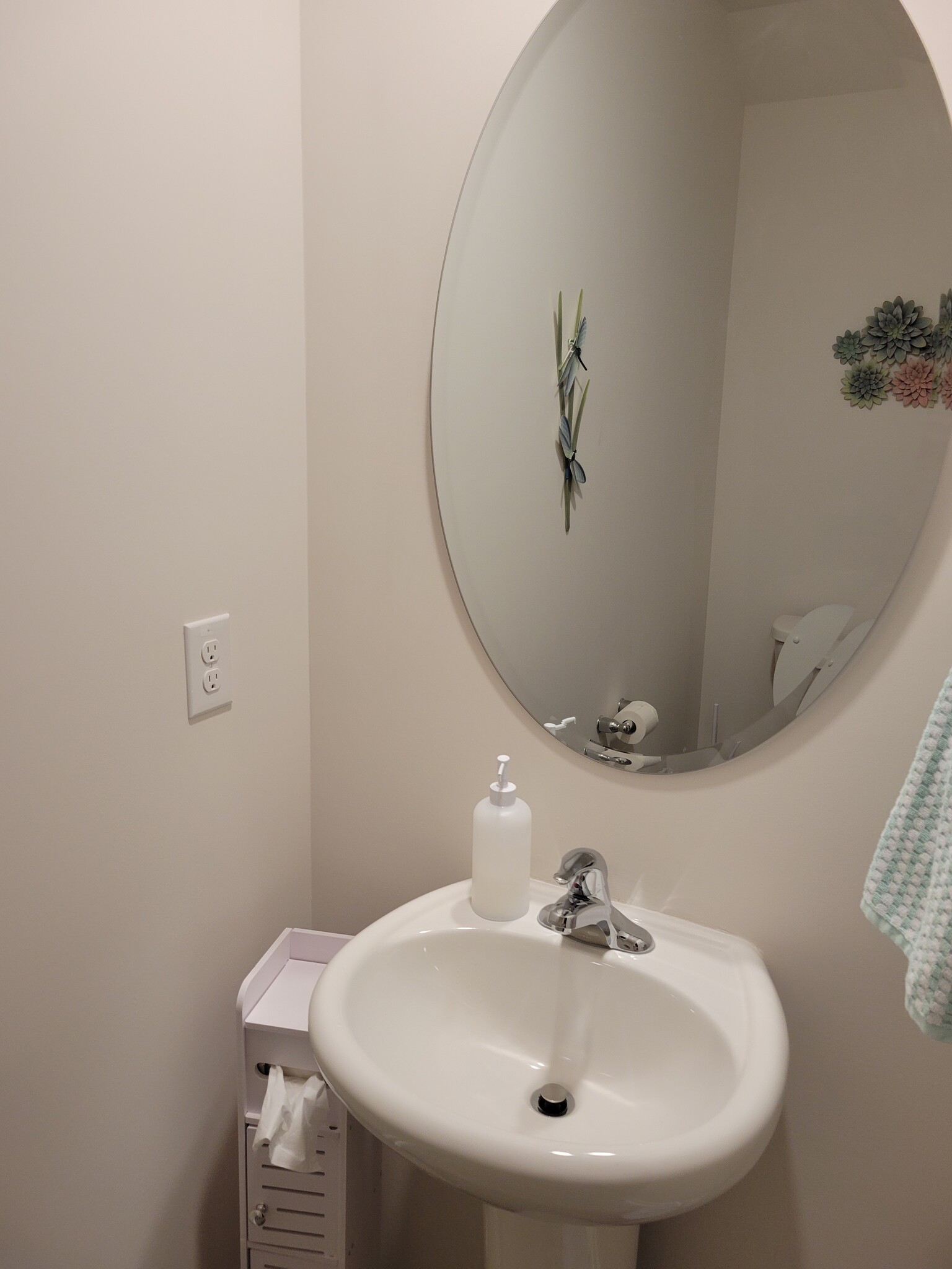 Half bath on main floor - 3010 Alibird Cir