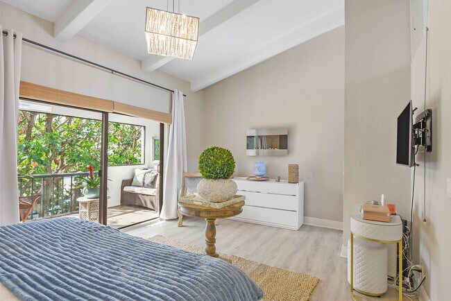 Building Photo - 250 S Ocean Blvd