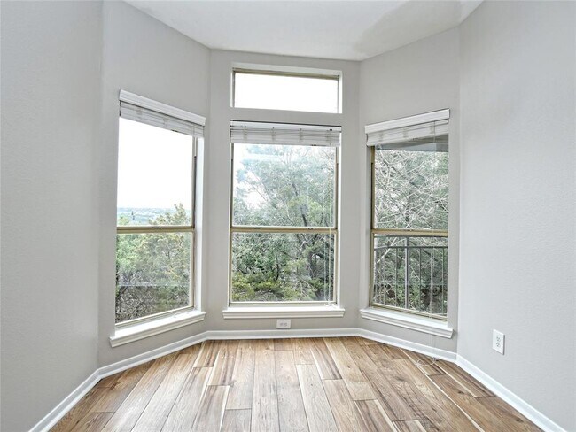 Building Photo - 6000 Shepherd Mountain Cove