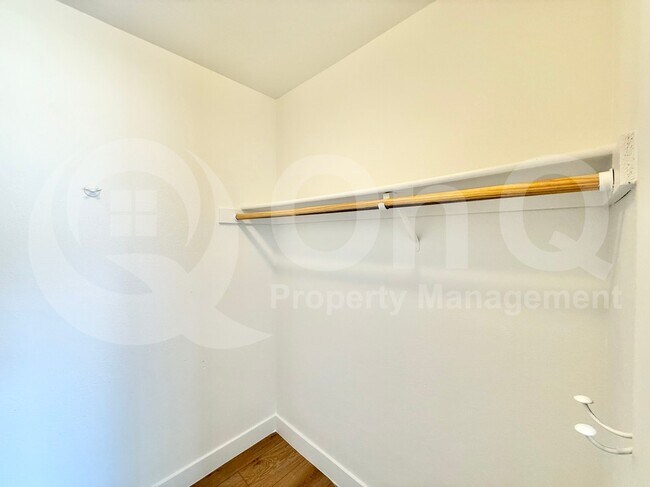 Building Photo - 1744 W Mohawk Ln