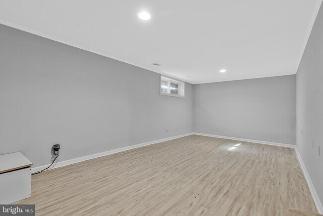 Building Photo - 8505 Jeffersonian Ct