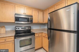 Building Photo - 1150 K St NW