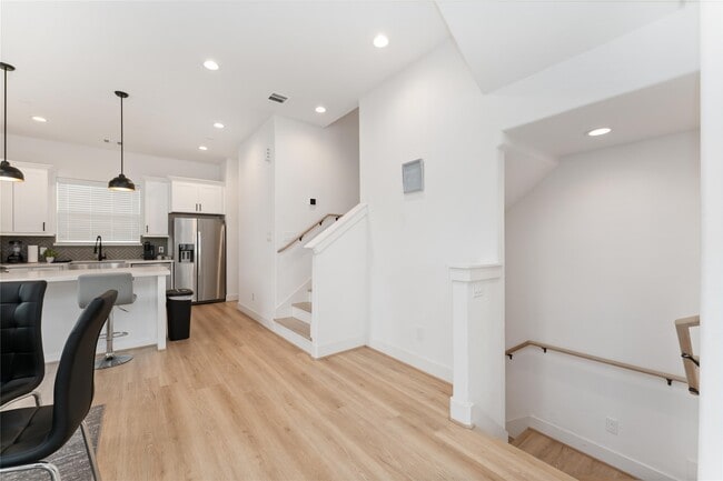 Building Photo - 2341 Eagle St