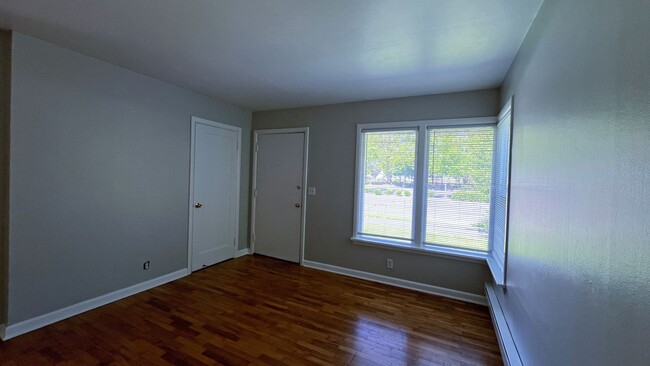 Building Photo - 32143La