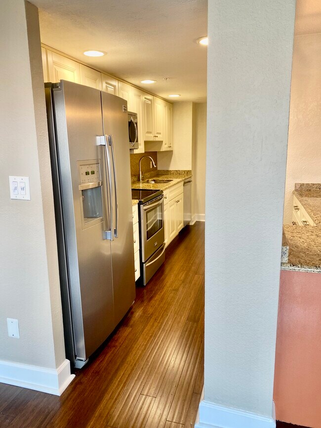 Stainless steel appliances - 470 3rd St S