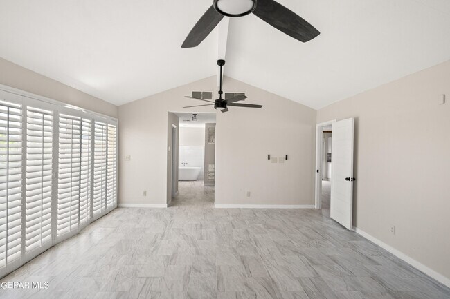 Building Photo - 4317 Larchmont Dr