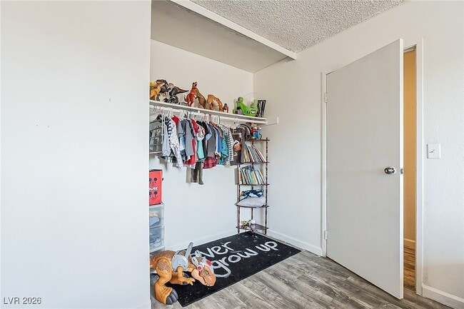 Building Photo - 5168 Garden Ln