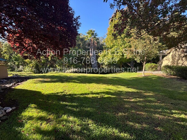 Building Photo - 5110 Village Oaks Dr