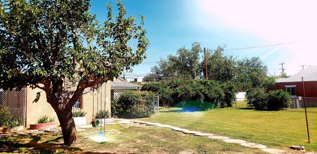 Building Photo - 160 S Maryland St