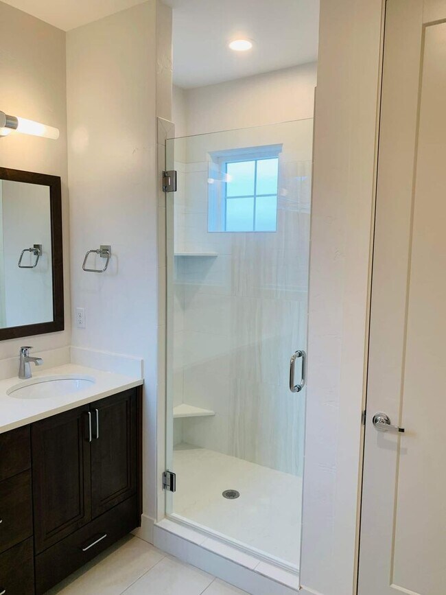 Building Photo - Stunning Home in Harris Ranch with Community Pool!