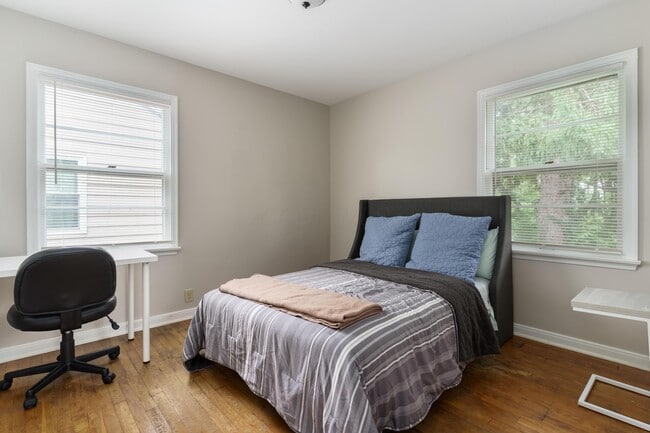 Building Photo - 62 E Stanton Ave