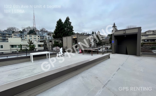 Building Photo - 1312 6th Ave N