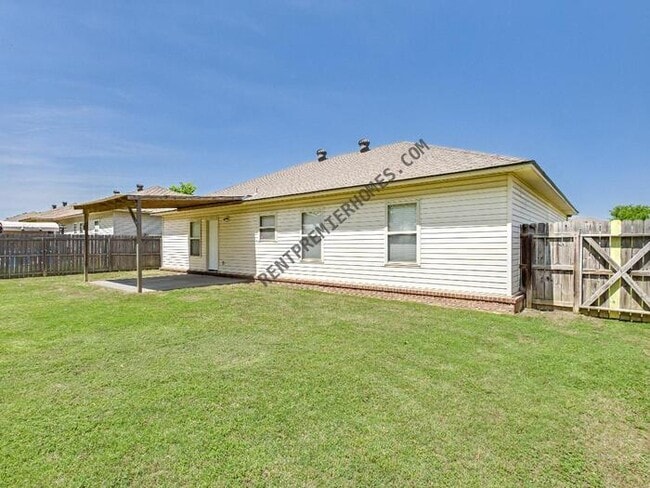 Building Photo - 29 Green Apple Dr