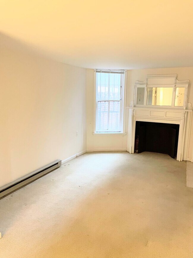 Building Photo - 1536 17th St NW
